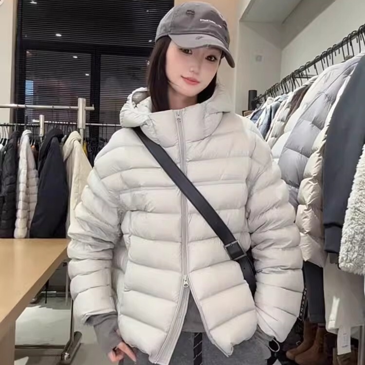 Hooded Ribbed down Jacket for Women, Short Style, 2026 Winter New Model, Petite, Lightweight, Warm, 90% White Duck down Coat