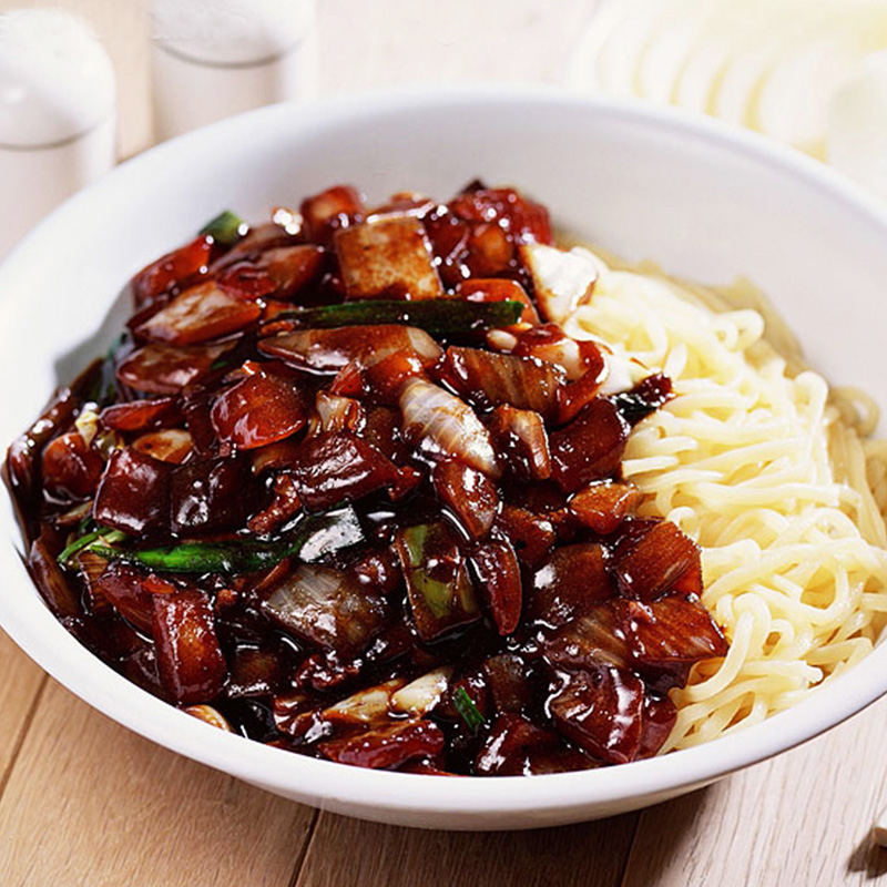 чачжан мён корейская. чаджанмен рецепт. чачжан мён корейская еда. корейская лапша чачжан мён. корейская лапша чачжан.