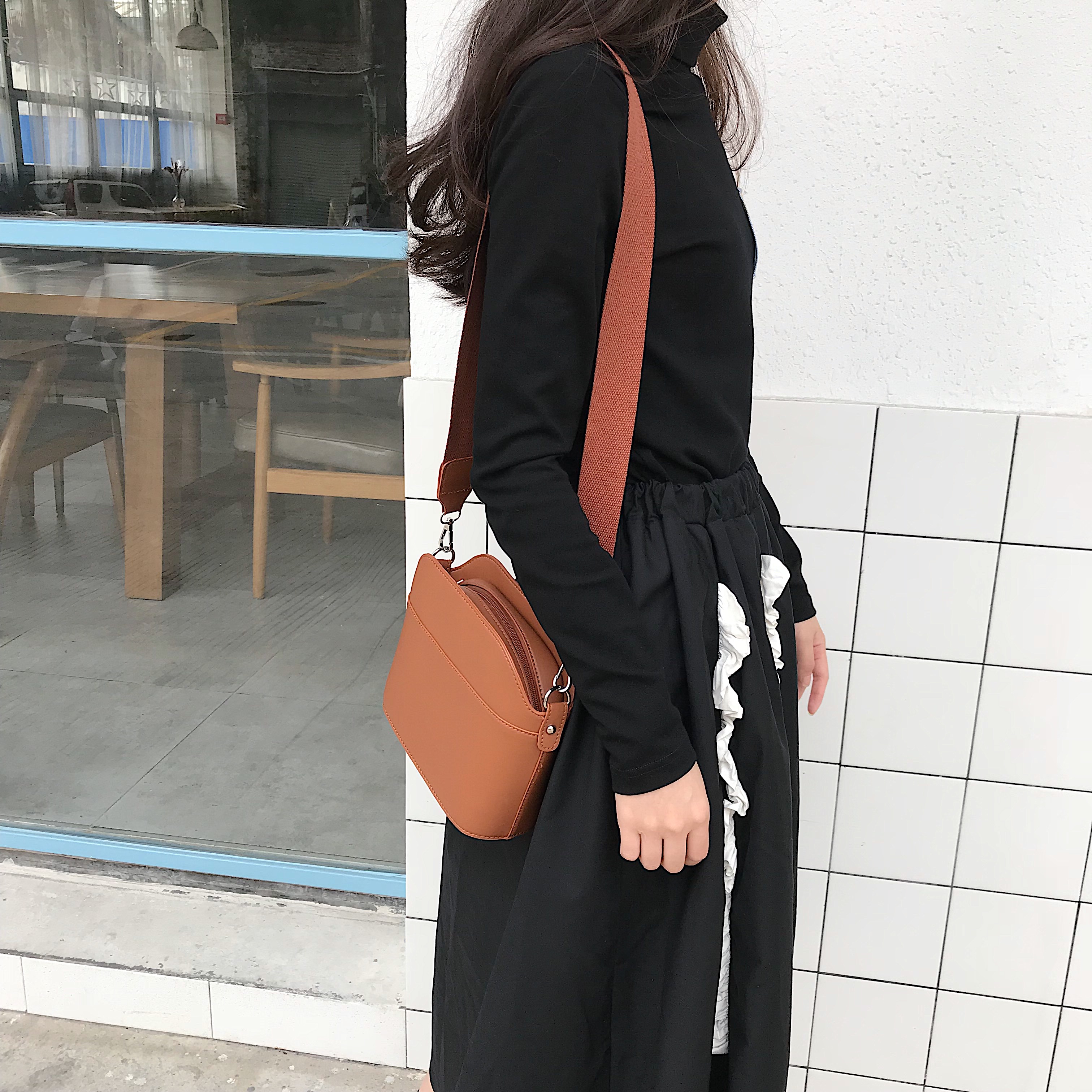 Túi nhỏ 2018 mới dây đeo vai rộng dây kéo retro Túi đeo chéo Messenger túi sinh viên Hàn Quốc hoang dã túi đeo vai nữ túi xách nữ công sở