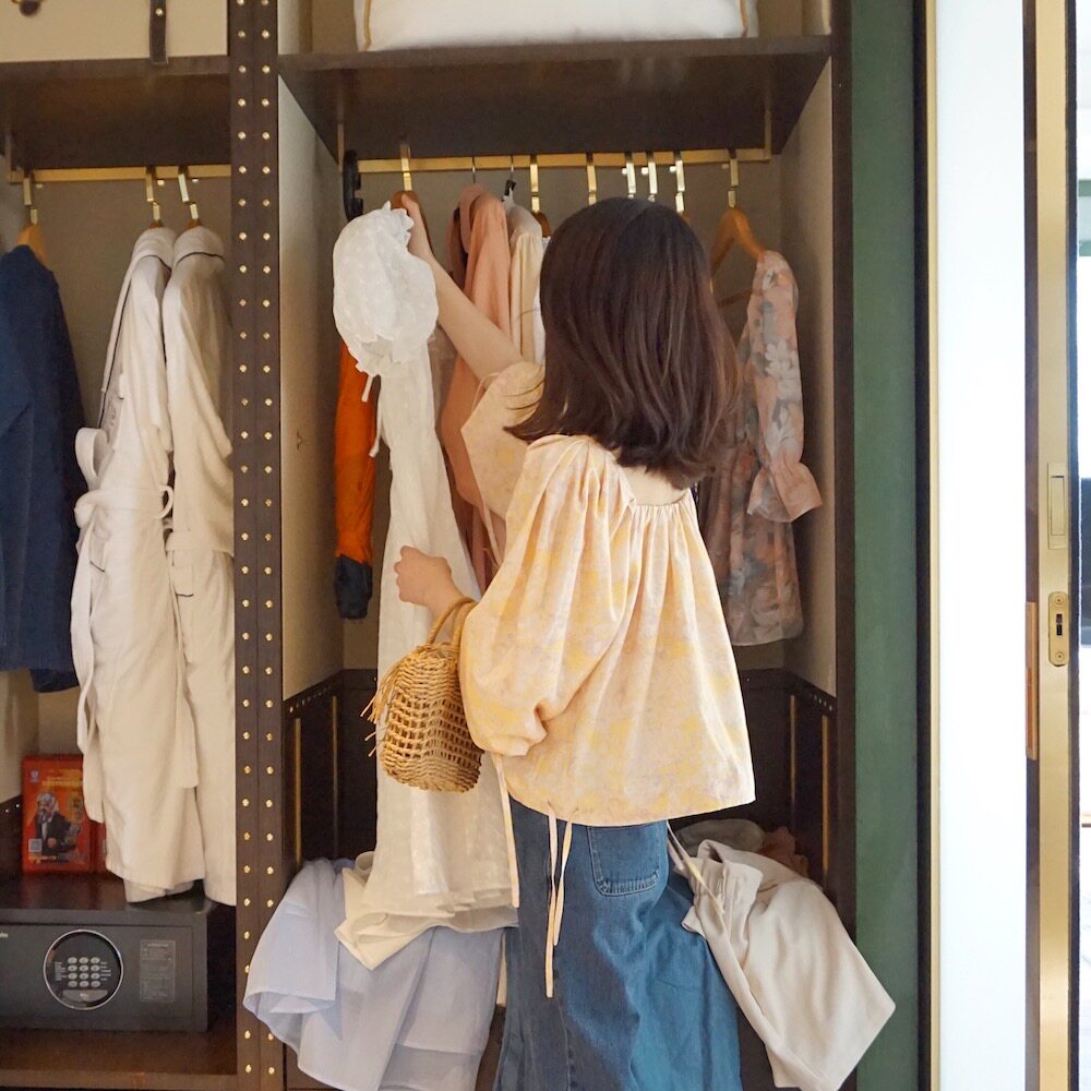 Rice squad small French square collar hin special oil painting color bolero Bubble sleeve square collar floral shirt