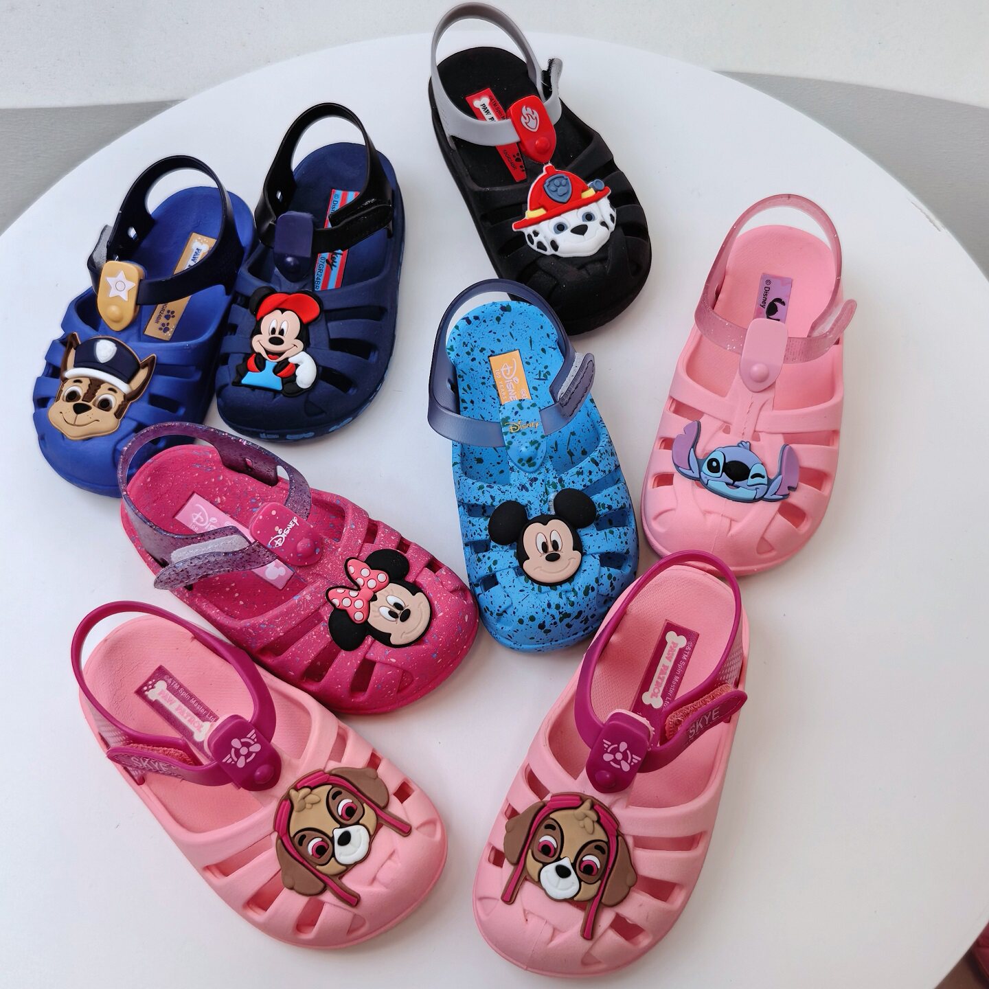 🔥 孩子夏天玩水的好帮手！2025新款巴西夏季汪汪队小孩儿童魔术贴凉鞋男童女童玩水洞洞鞋，你还在等什么？👟-凉鞋-淘宝好物网