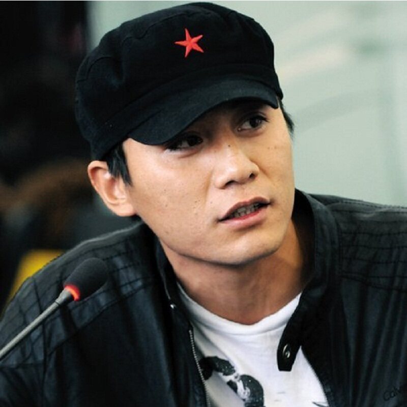 Tough man hat Liu Ye with red five-pointed star embroidery pure cotton flat top hat travel hat male and female couple hat visor hat