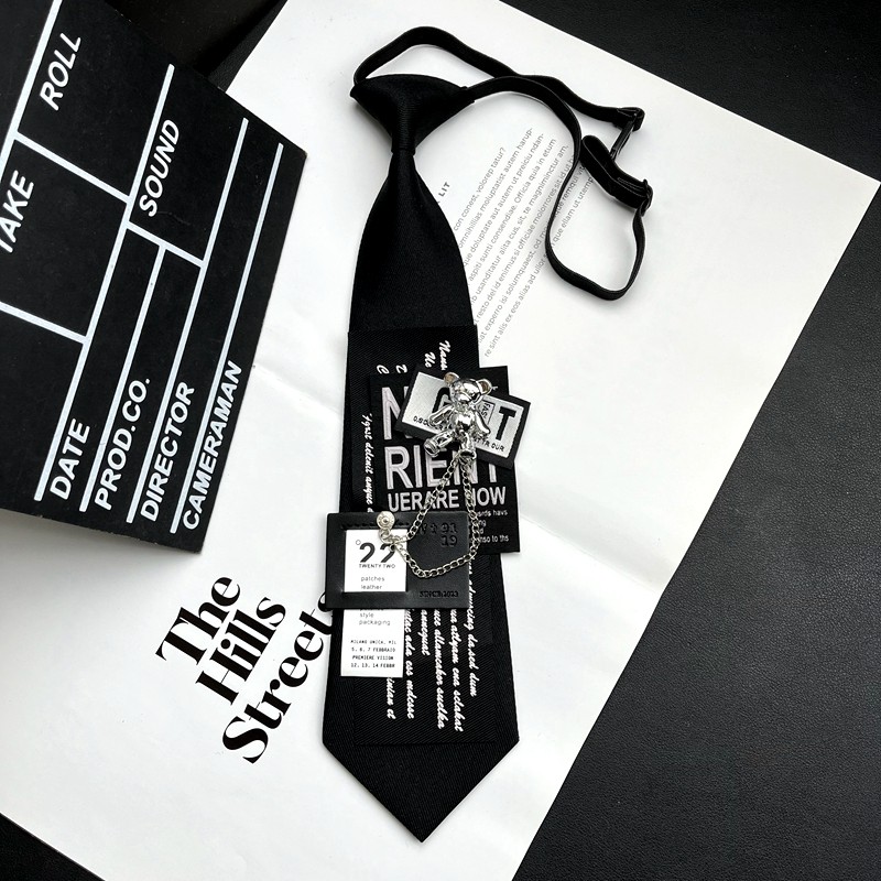 Unique, niche, dark punk, British style handmade chain tie for women, Instagram-worthy, Korean style, no-tie, fashionable, edgy tie.