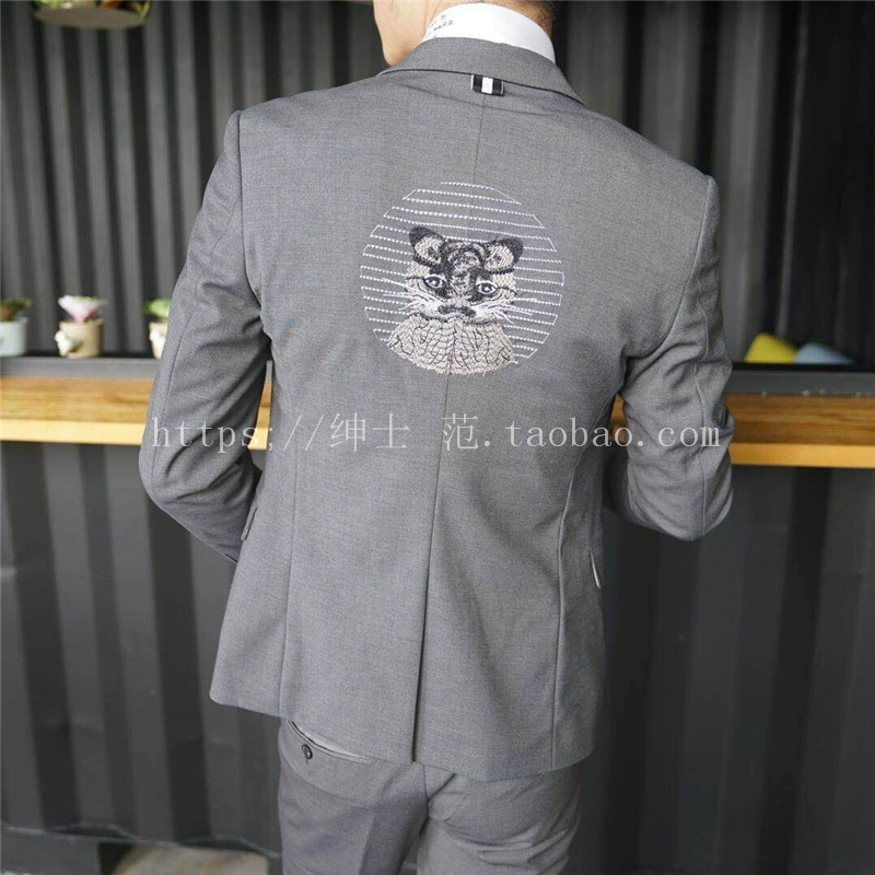 Quạt quý ông 2018 Thời trang châu Âu và Mỹ mới trình diễn thời trang thêu cao cấp