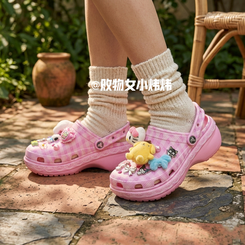 Crocs Classic Cloud Hello Kitty and Friends Women's Height-Increasing Clog Sandals 212683 Crocs Classic Cloud Hello Kitty and Friends Women's Height-Increasing Clog Sandals 212683