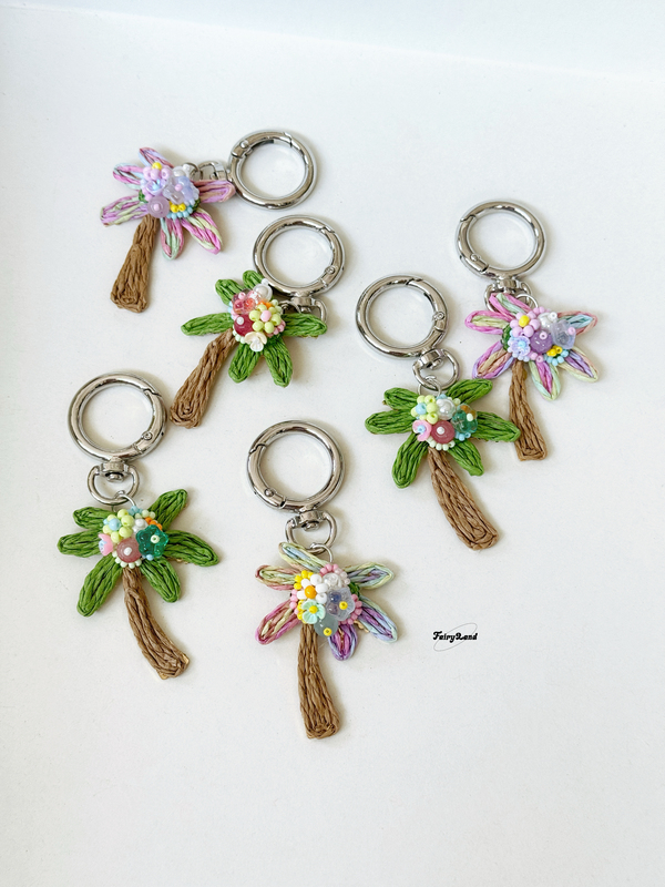 Original Design of a Mini Coconut Tree Made of Straw, Cute Keychain and Bag Charm for Couples Original Design of a Mini Coconut Tree Made of Straw, Cute Keychain and Bag Charm for Couples