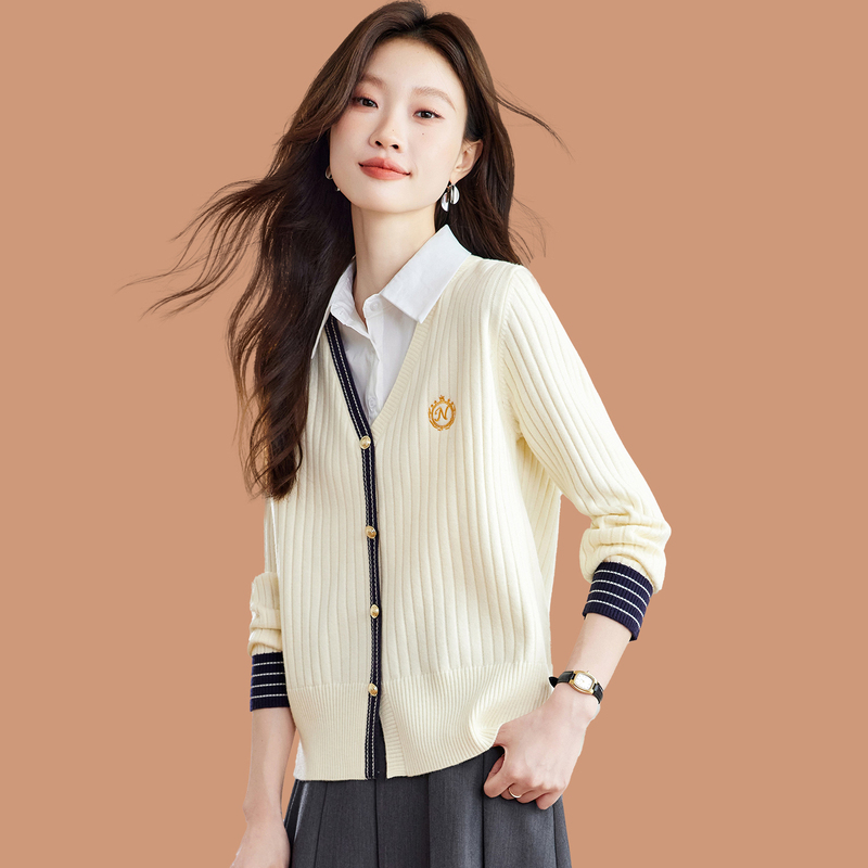 White Shirt Collar Fake Two-Piece Knitted Loose Top, This Year's Popular Trendy Patchwork Stylish Sweater Base Shirt