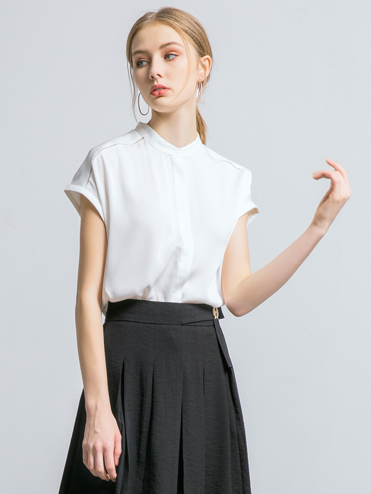 2025年春夏款白色衬衫成职场新宠