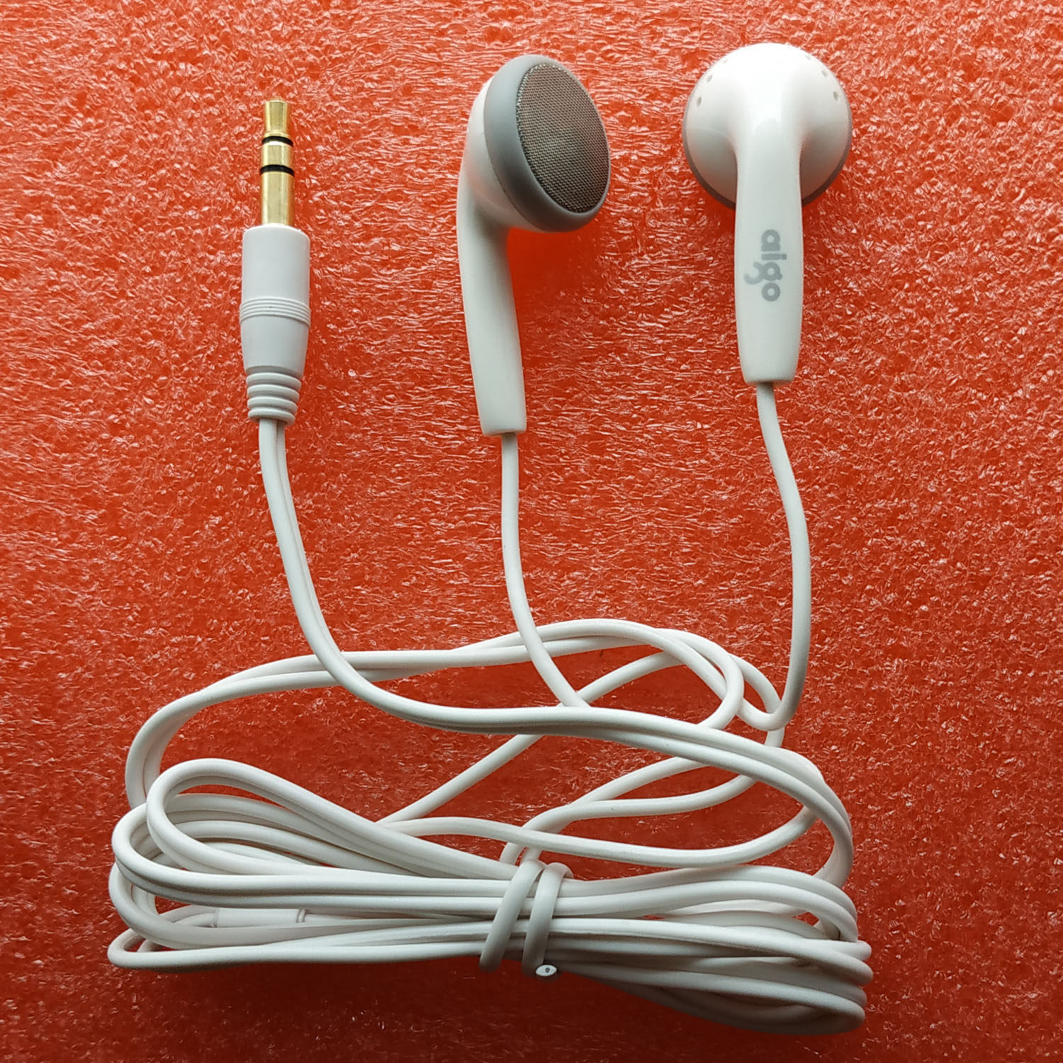 Brand new original Aigo Patriot headphones MP3MP4 with body listening to HIFI flat-head earplugs