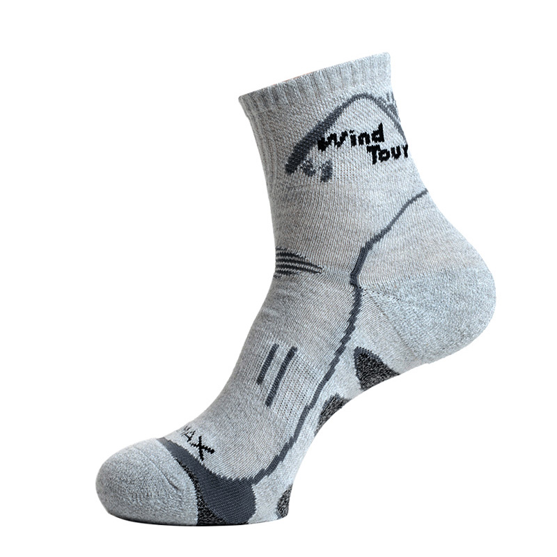Outdoor sports socks Comfortable breathable autumn and winter thickened quick-drying socks Men's and women's mountaineering running socks sweat-absorbing basketball socks