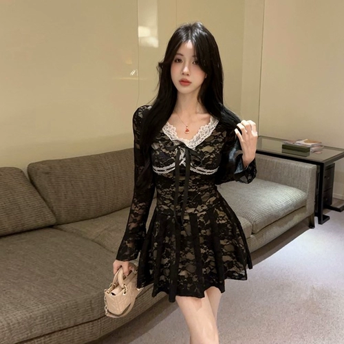 Кружевной мегафон, ретро корсет, мини-юбка, V-образный вырез, широкая цветовая палитра, французский ретро стиль