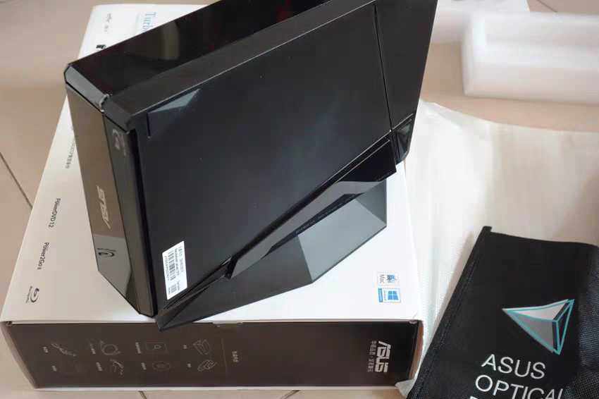 Asus ASUS BW-16D1H-U PRO External CD-ROM 16X Blu-ray Burner Mobile Drive USB3 0