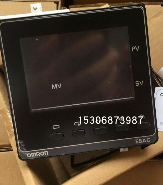 The temperature controller table E5AC-CX3ASM-804