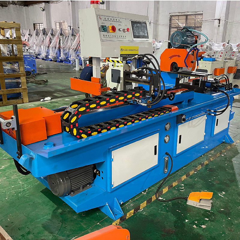 425CNC cross-cutting servo automatic automatic feeding pipe cutting machine cutting machine circular saw pipe cutting machine iron pipe