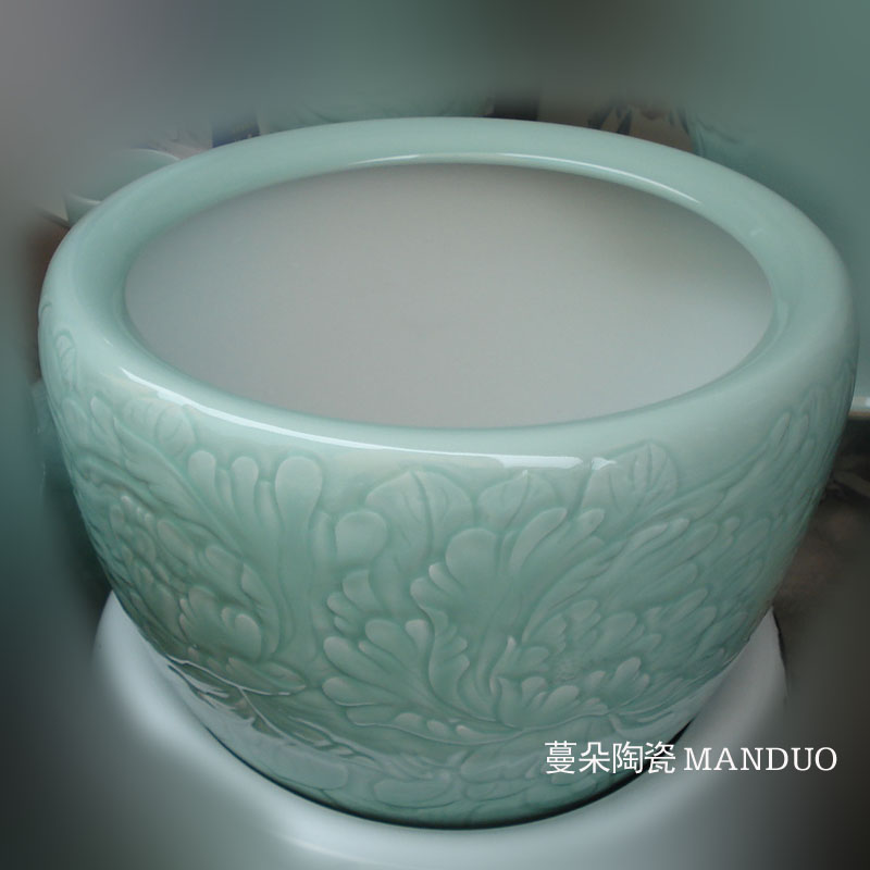 Jingdezhen celadon shadow green peony porcelain carving calligraphy and painting the sitting room furnishings elegant elegant elegant porcelain cylinder