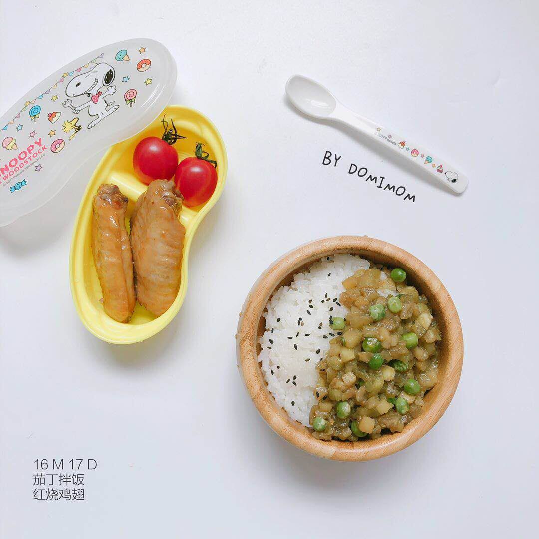 Japan's OSK Snoopy Snoopy cute portable snacks box lunchbox Deputy food cartridge spoon