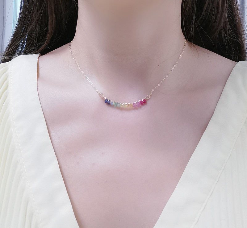 若华珠宝霓虹之遇，粉色蓝宝石项链为何成为2025时尚潮流新宠？