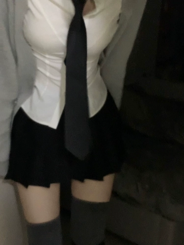 Корсет, эластичная рубашка, студенческая юбка в складку, облегающий крой, по фигуре