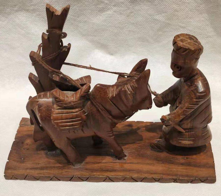 Handmade wooden pint of wooden sculptures in wood in Pakistan