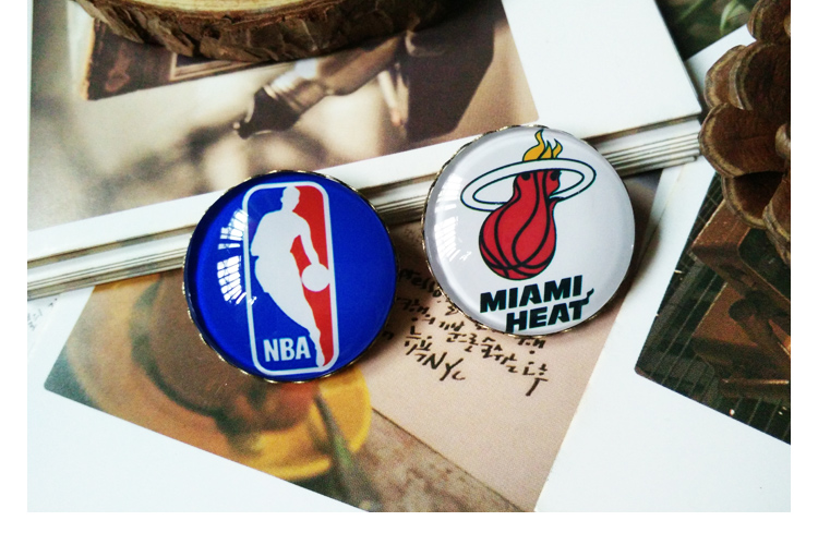 Phiên bản mới của NBA Hoa Kỳ đầy đủ bộ huy hiệu đội bóng rổ bộ sưu tập kỷ niệm của đội bóng Curry James Kobe Warriors Knight - Trâm cài ghim cài áo sơ mi nam