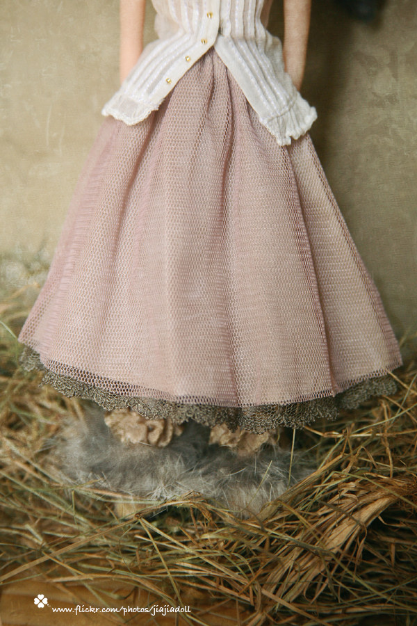 The sale of the display plus the hand work-the small bear limited set-the smoke pink long lace dress blythe