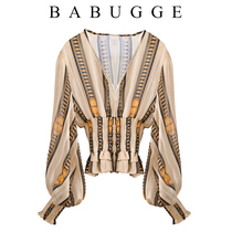 Striped long-sleeved chiffon shirt womens 2020 spring new slim slim V-neck design sense niche light cooked top trend