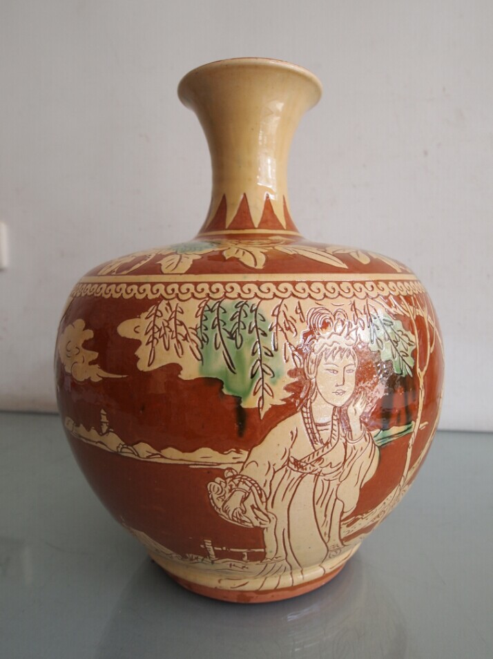 卢群山的作品-莲洁西子瓶