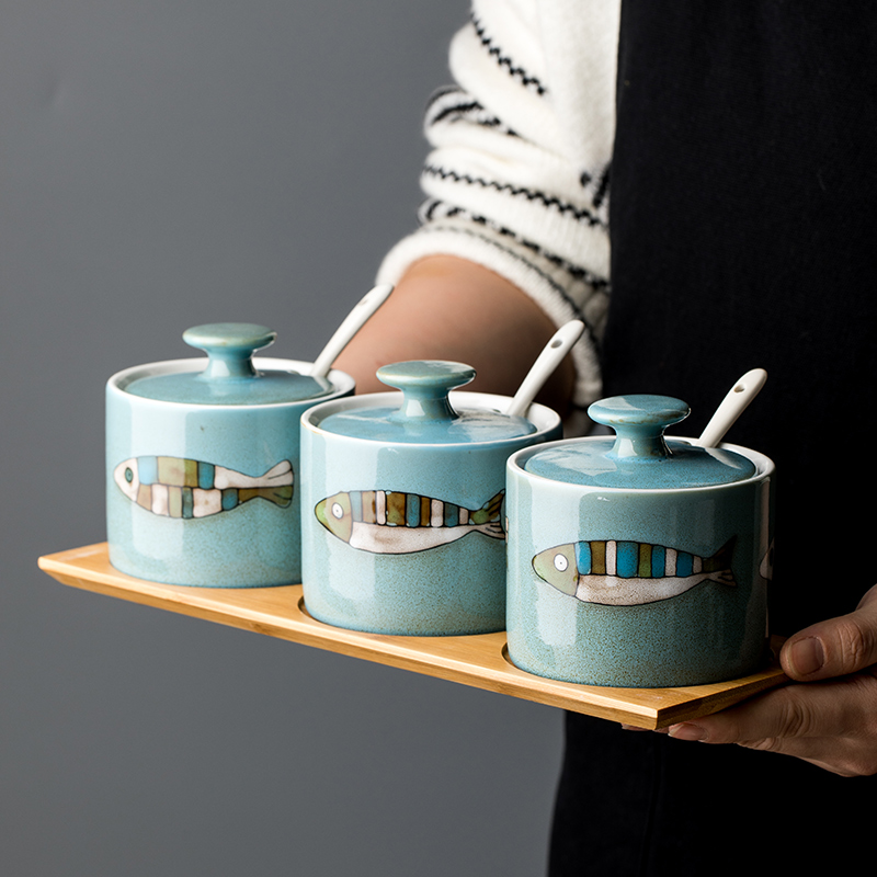 Chinese pottery and porcelain porcelain leisurely flavor can suit with cover with a spoon of household kitchen salt shaker combination spice jar