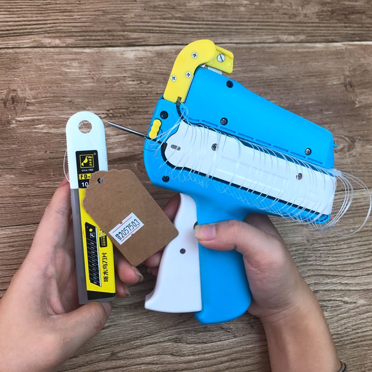 进口吊牌枪 服装吊牌枪枪打子母扣枪 自动套环枪 打标枪 代替手穿详情图7