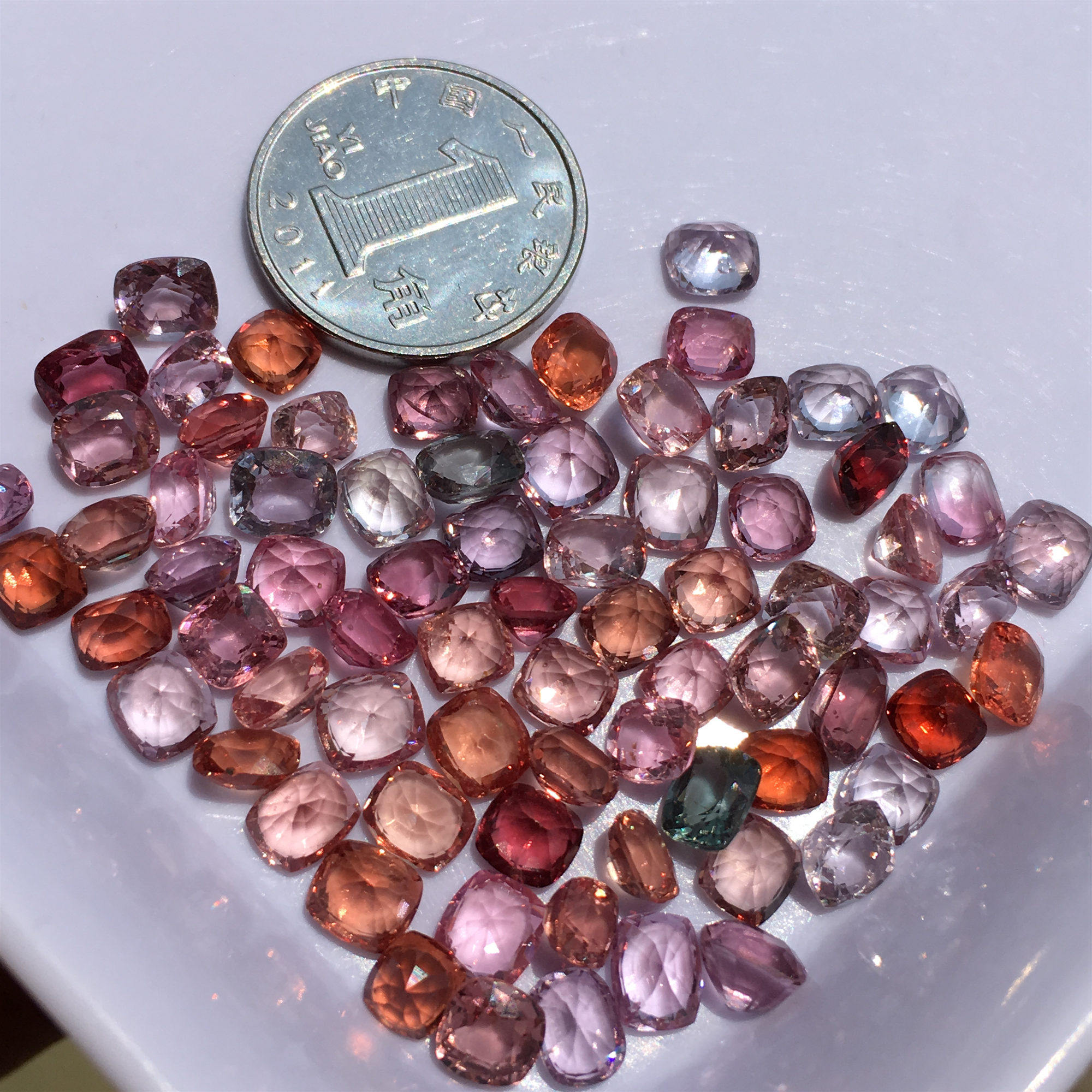 Special price light color series fire color bright and good 76 grain Myanmar natural erase valley No burn colored spinel inlaid with naked stone egg noodles