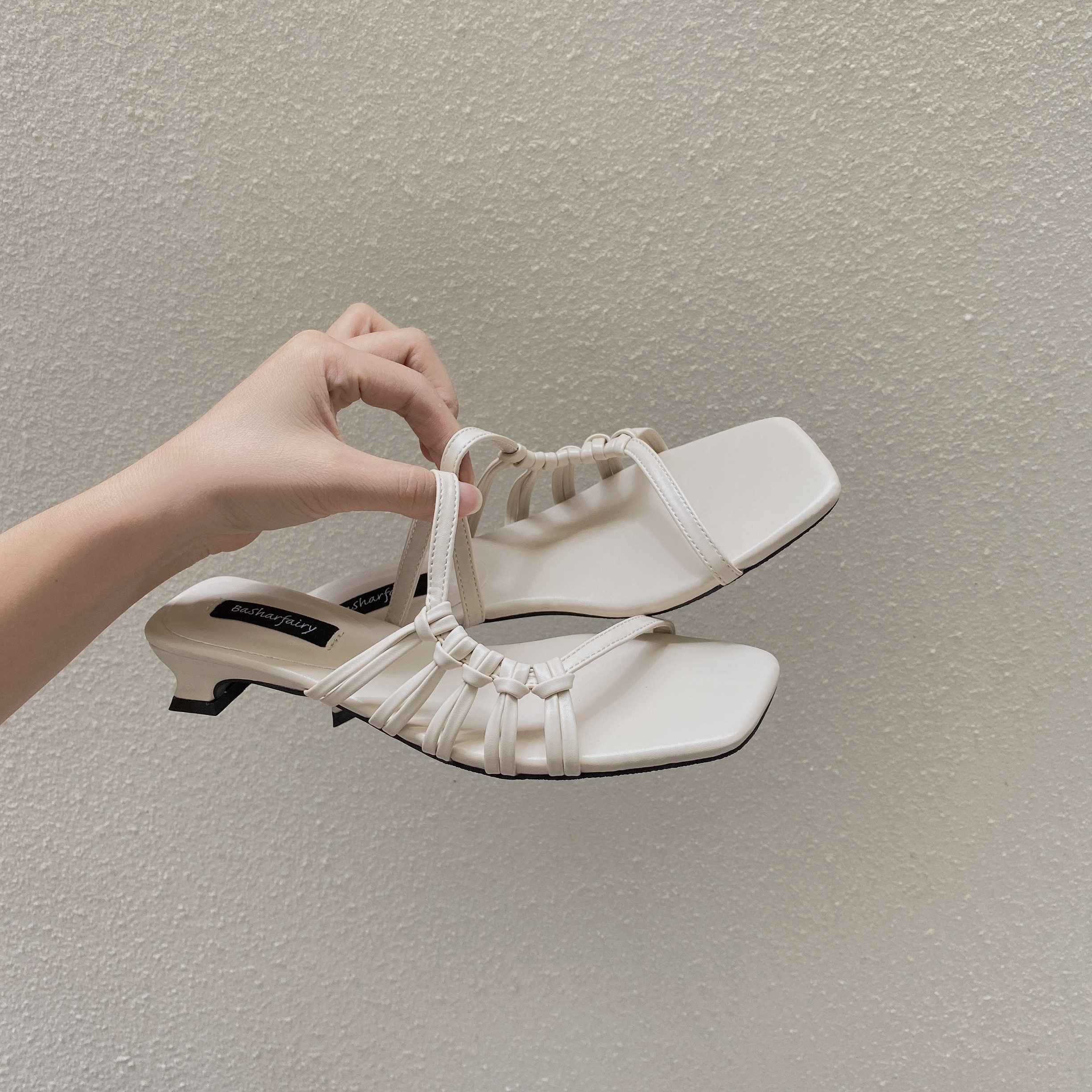 ins Jedi small crowdDesign 2021 New summer bow tie with the word drag fairy sandals