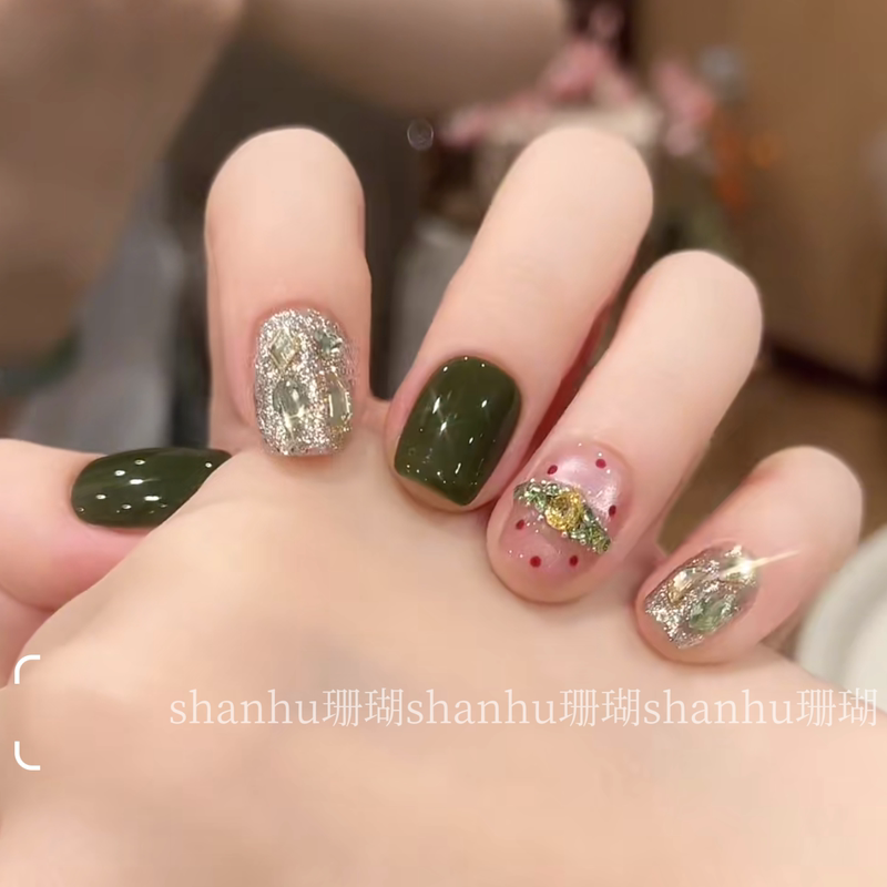 Senyu Green Pure Handmade Green Glitter Wearable Nails Short Style High-End Whitening Detachable Nail Art Versatile for Daily Use Senyu Green Pure Handmade Green Glitter Wearable Nails Short Style High-End Whitening Detachable Nail Art Versatile for Daily Use