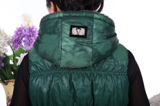 Одежда для дам 加绒加厚中年背心女中老年棉马甲女妈妈装夹棉背心连帽女装