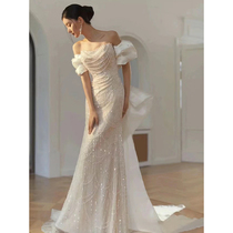 Straight Shoulder Light Wedding Dress 2024 New Superior Reworked Pearl Neckline Bride out of the house Veil Fish Tail slim and luxurious dress