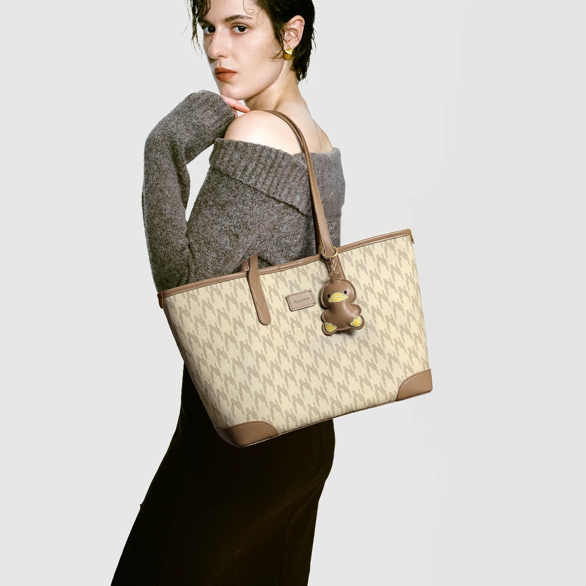 [Angelababy same style] Новозеландская черная утка Tote сумка 2026 большой для повседневной носки через плечо для женщин