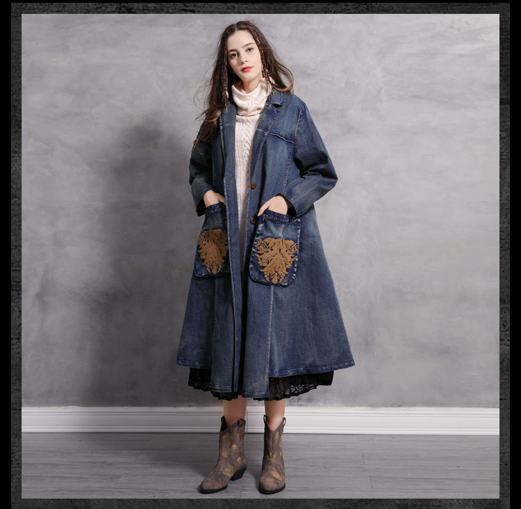 Aka Women 2020 Thu mới Áo trùm đầu denim Áo gió Retro Thêu Thời trang giản dị Áo khoác lớn - Trench Coat