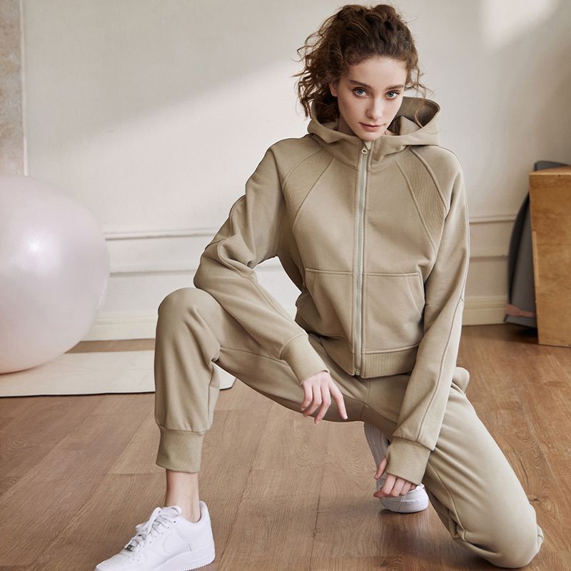 Japanese-Style Light Luxury Spring and Autumn Designer Alternative Yoga Outfit Set for Women, Casual Hooded Sweatshirt Jacket, Women's Sportswear