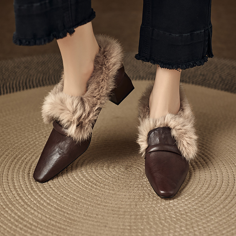 Retro Brown Sheepskin Square-Toe Furry Shoes for Women, Suitable for Outdoor Wear in Autumn and Winter, Warm and Lined with Rabbit Fur, Deep-Cut Mid-Heel Chunky Heel Single Shoes