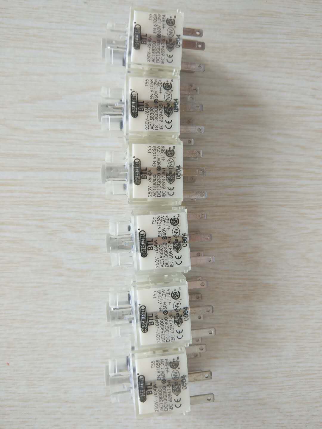 SCHLEGEL BTL AC15B300 contacts are sold off-the-shelf