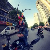 Shake-in-the-net red identical Moto helmet head decorated with great Holy Sun Wuqi hat Purple Golden Crown Feather Individuality Man