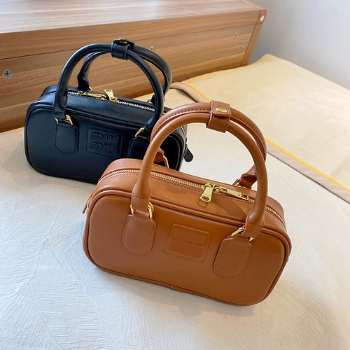 Сумка через плечо, демисезонная ретро кожаная бостонская сумка, подушка, коллекция 2023, изысканный стиль