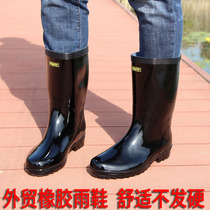Black mid-tube rain boots mens lightweight non-slip rubber shoes waterproof rain boots natural rubber black and green semi-labor protection rain boots simple