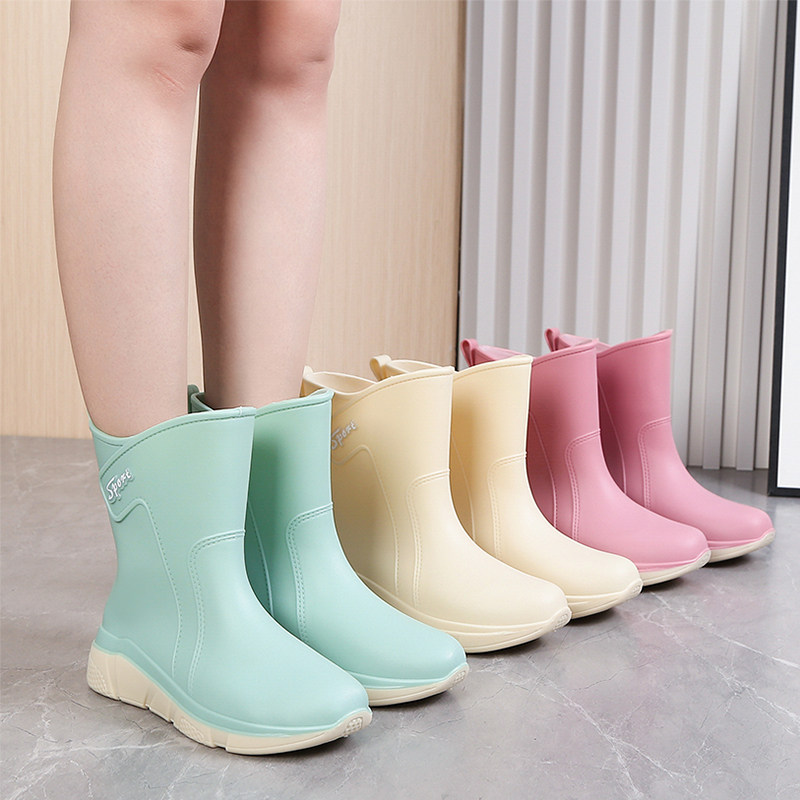 Rain shoes Feminists Fashion Short Barrel Plus Suede Water Shoes Autumn Winter Warm Waterproof Rubber Shoes Kitchen Non-slip Car Wash Rain Boots Woman 