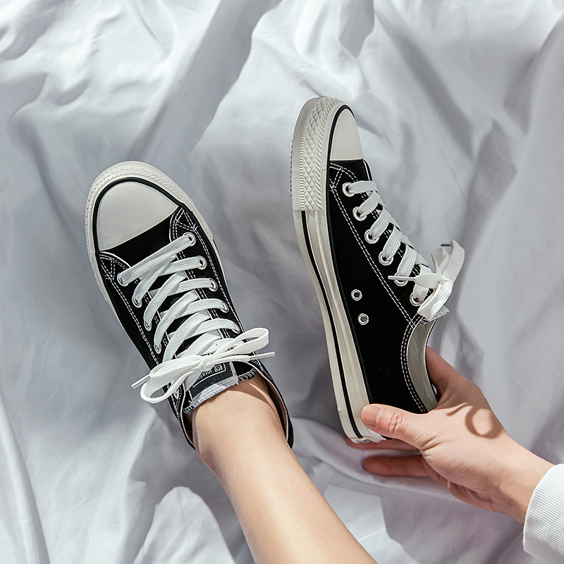 Universal classic black low-top canvas shoes men and women Korean version couples all-match casual shoes cloth shoes large size student shoes
