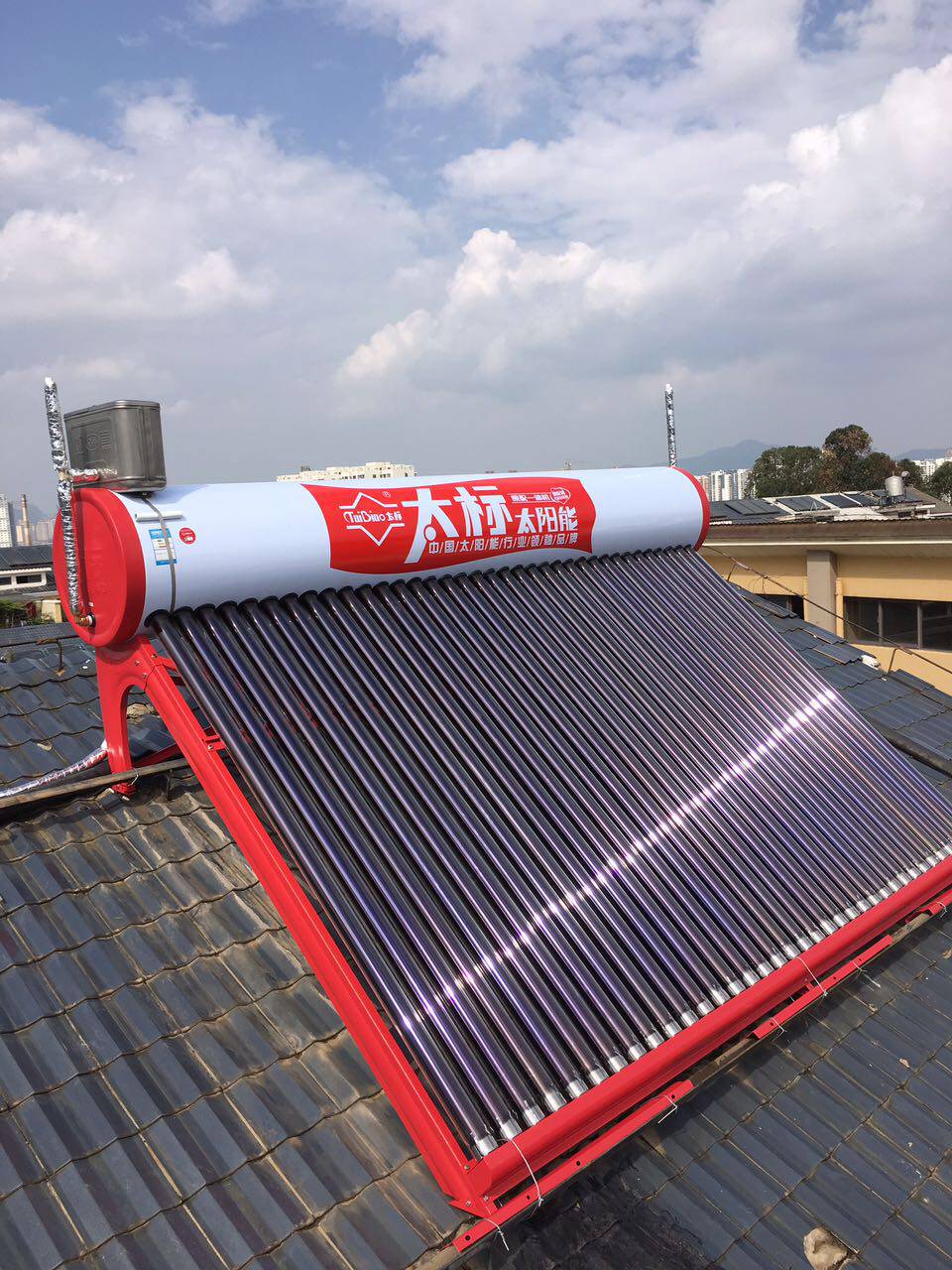 Special Taibiao solar water heater 36 tube wide bracket thickened liner 304 stainless steel 13888022404