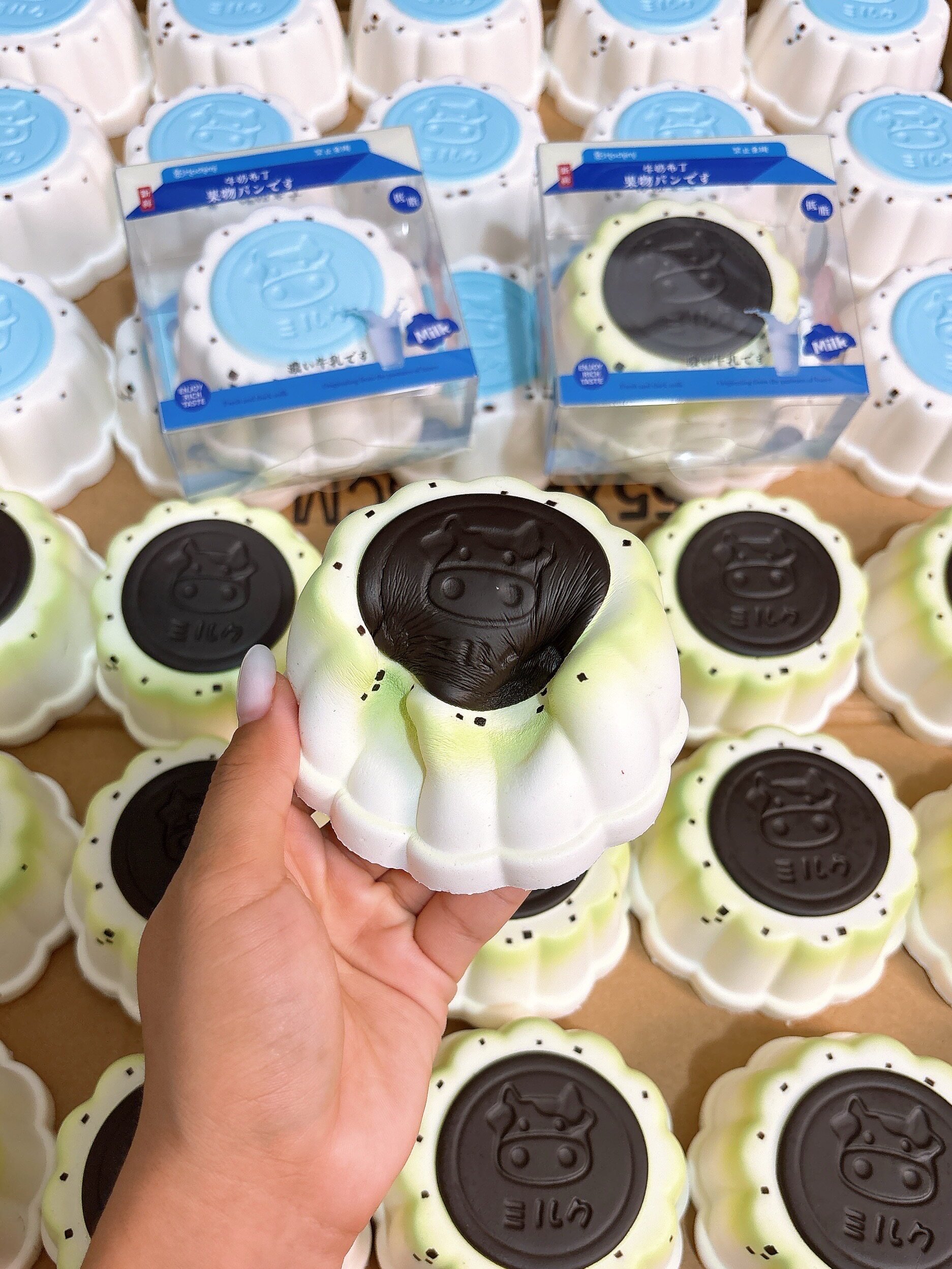 Развивающая игра для детей 新品hachimi牛乳布丁湿软慢回弹彷真食玩橡皮泥手感细腻解压玩具