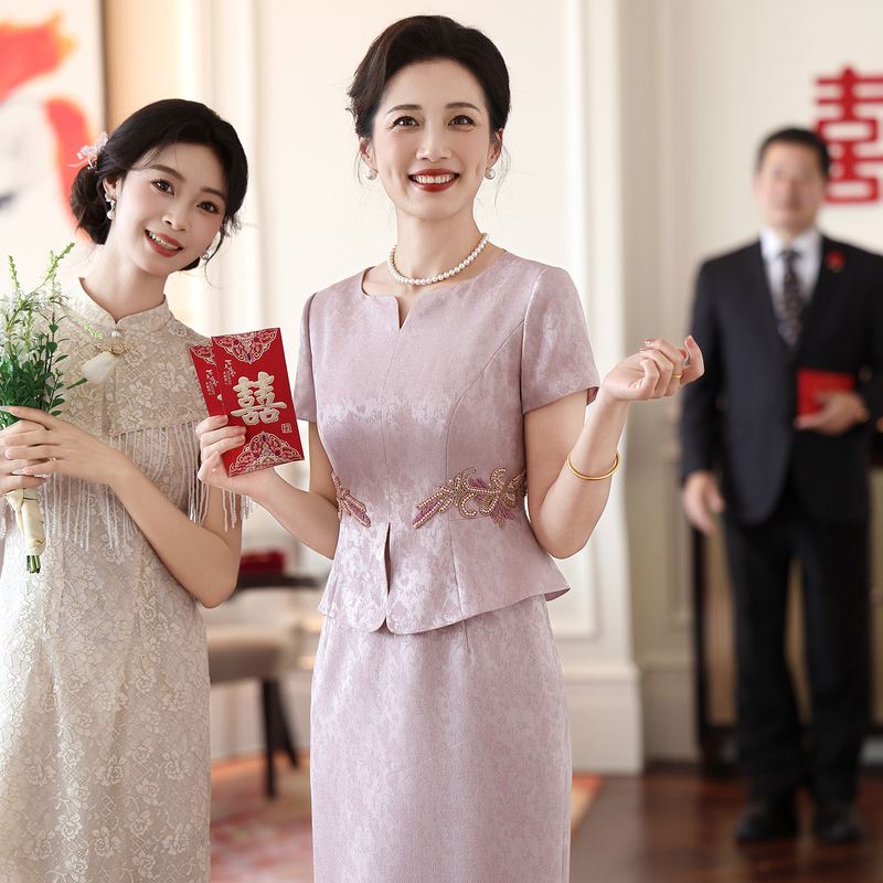 Luxurious and Elegant Mother-Of-The-Bride Dress for Wedding Banquet, High-End Feel, Light Luxury Evening Gown, National Day Wedding Dress for Mother Luxurious and Elegant Mother-Of-The-Bride Dress for Wedding Banquet, High-End Feel, Light Luxury Evening Gown, National Day Wedding Dress for Mother