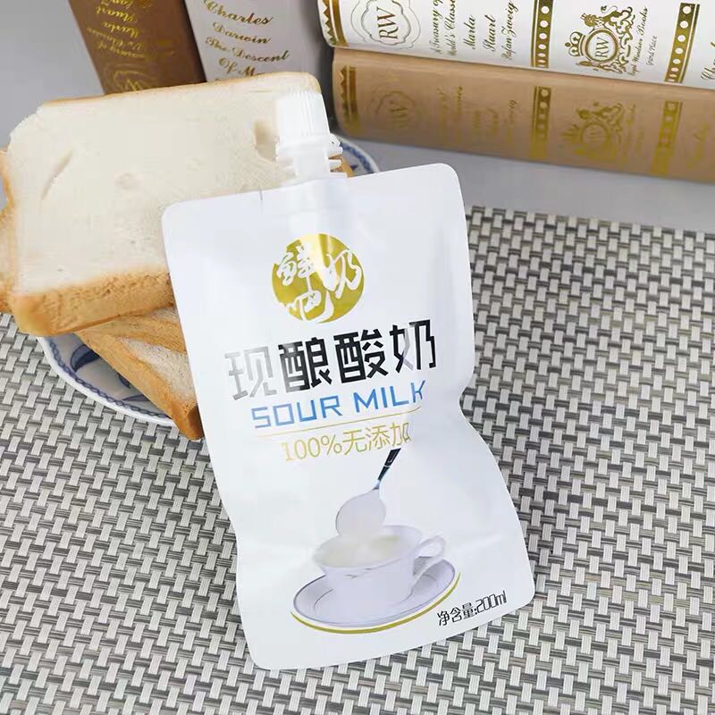 Yogurt self-supporting bag liquid packing bag sub-light yoghurt aluminum foil bag 1000 boxes Jiang Zhejiang Shanghai delivery funnel