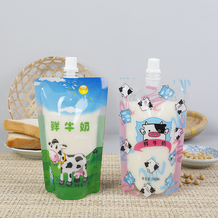 Milk nozzle self - packaging disposable bags PE food bags can carry milk bags 250ML