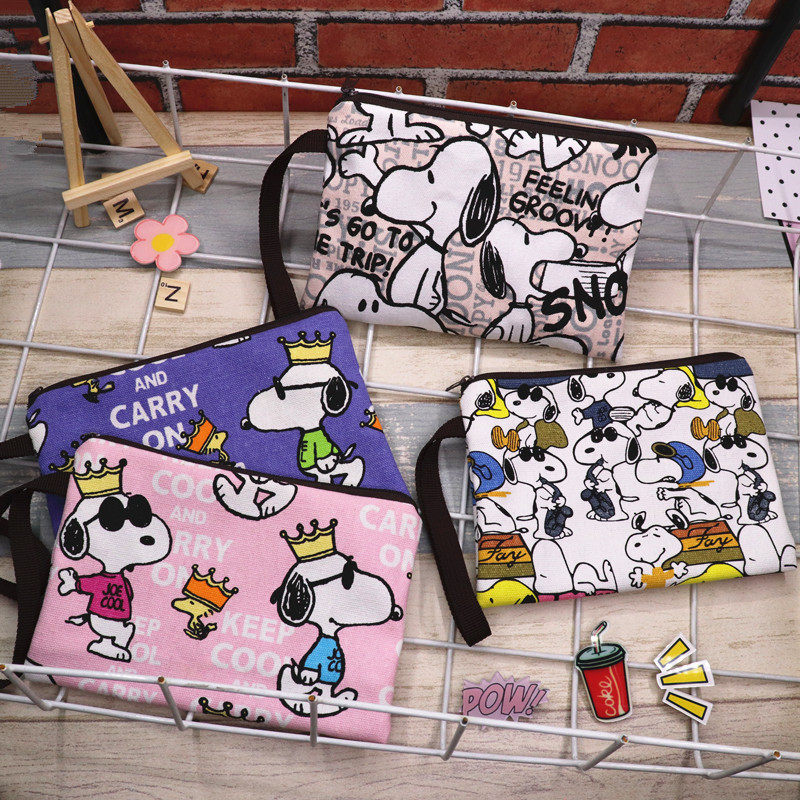 Homemade fabric canvas thickened cartoon Snoopy personality hand holding mobile phone wrist bag change key cosmetic bag bag